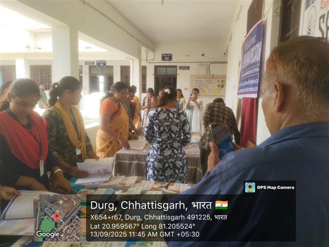 पुस्तक मेला  एवं पुस्तक वाचन-Shahid Durwasa Nishad Government College Arjunda District Balod, C.G.