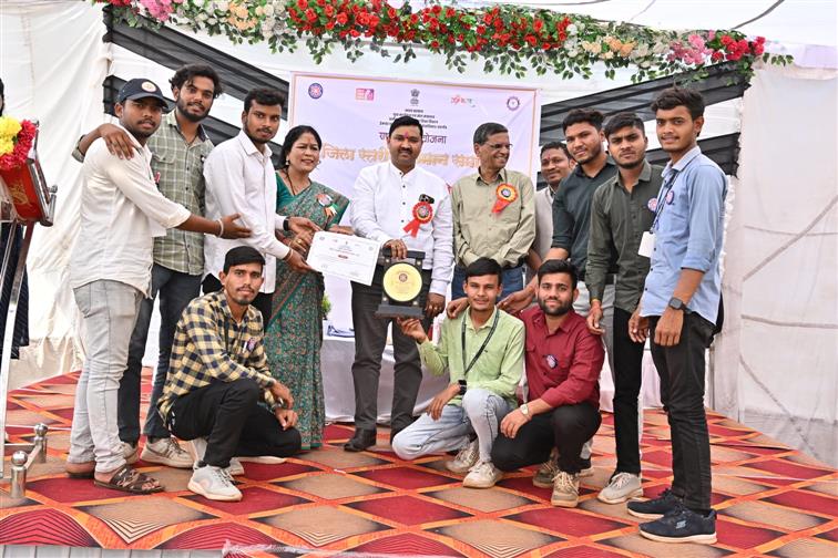  रासेयो जिला स्तरीय सम्मान समारोह में श्रेष्ठ इकाई पुरस्कार  -Shahid Durwasa Nishad Government College Arjunda District Balod, C.G.